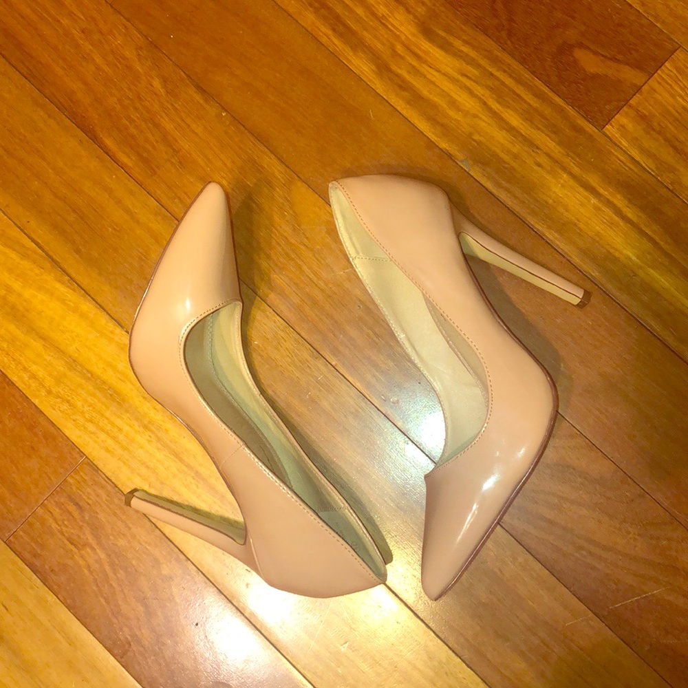 Classic Nude Pumps